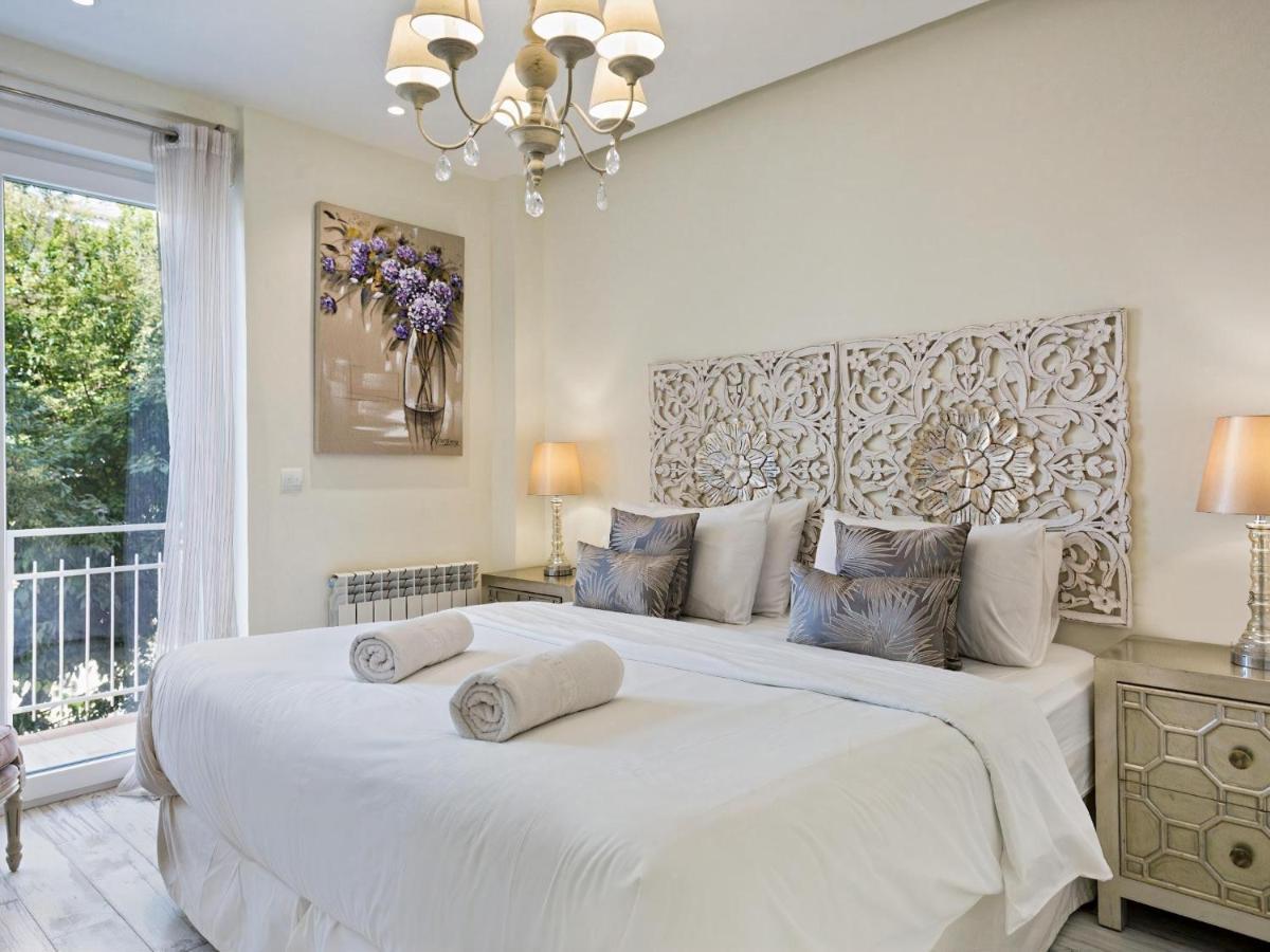 Sitges Spaces Mediterranean Apartments 4 Bedroom, 4 Bathroom, Huge Terrace, Jacuzzi- Sleeps 9 Exterior foto