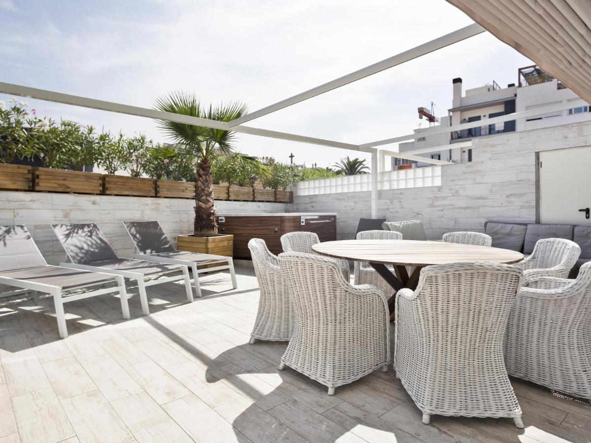 Sitges Spaces Mediterranean Apartments 4 Bedroom, 4 Bathroom, Huge Terrace, Jacuzzi- Sleeps 9 Exterior foto