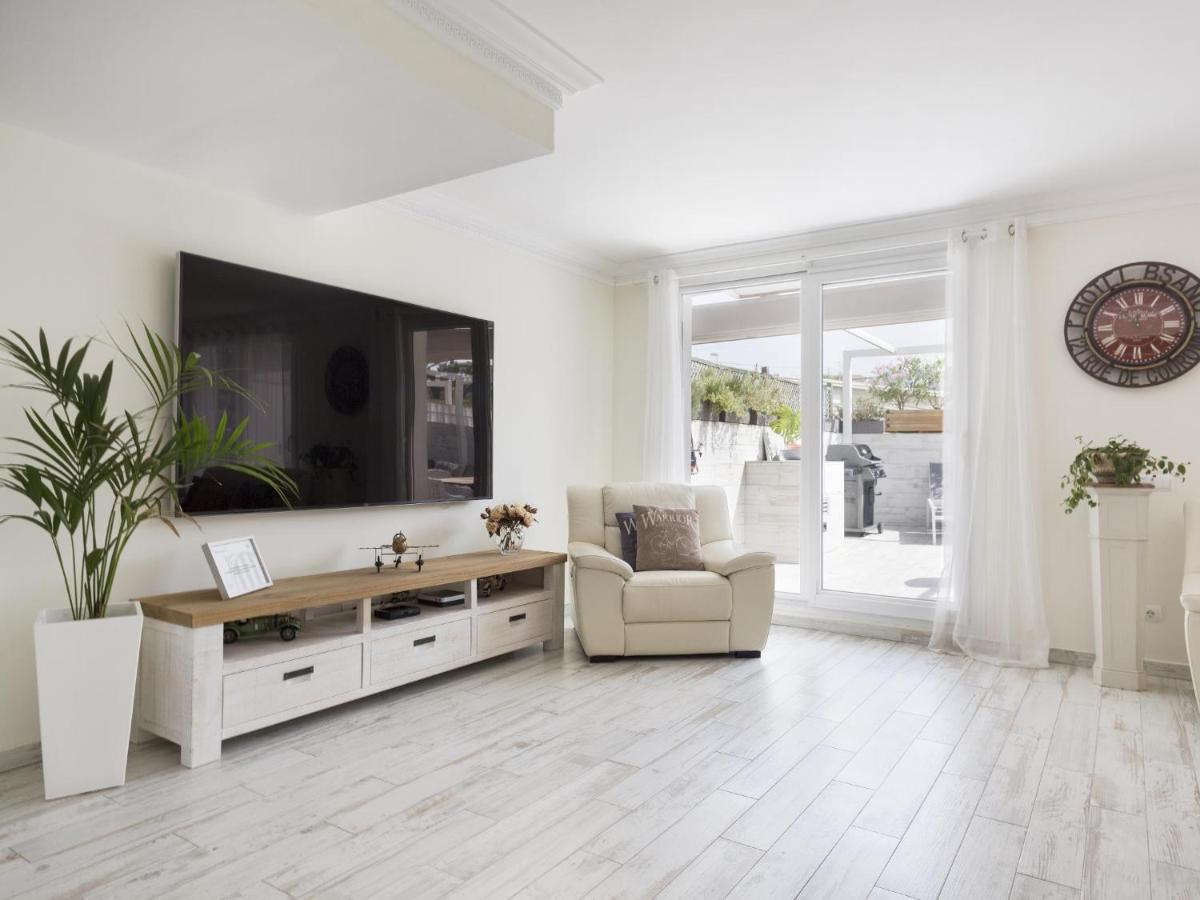 Sitges Spaces Mediterranean Apartments 4 Bedroom, 4 Bathroom, Huge Terrace, Jacuzzi- Sleeps 9 Exterior foto